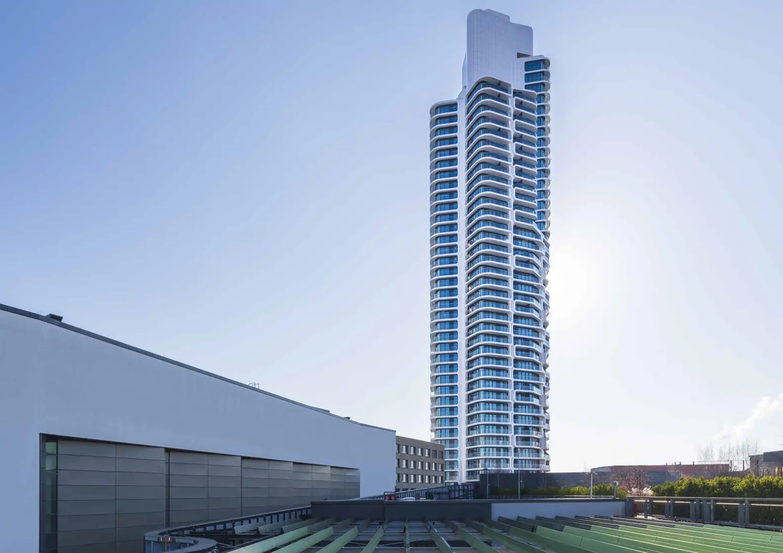 grand-tower-1-desktop