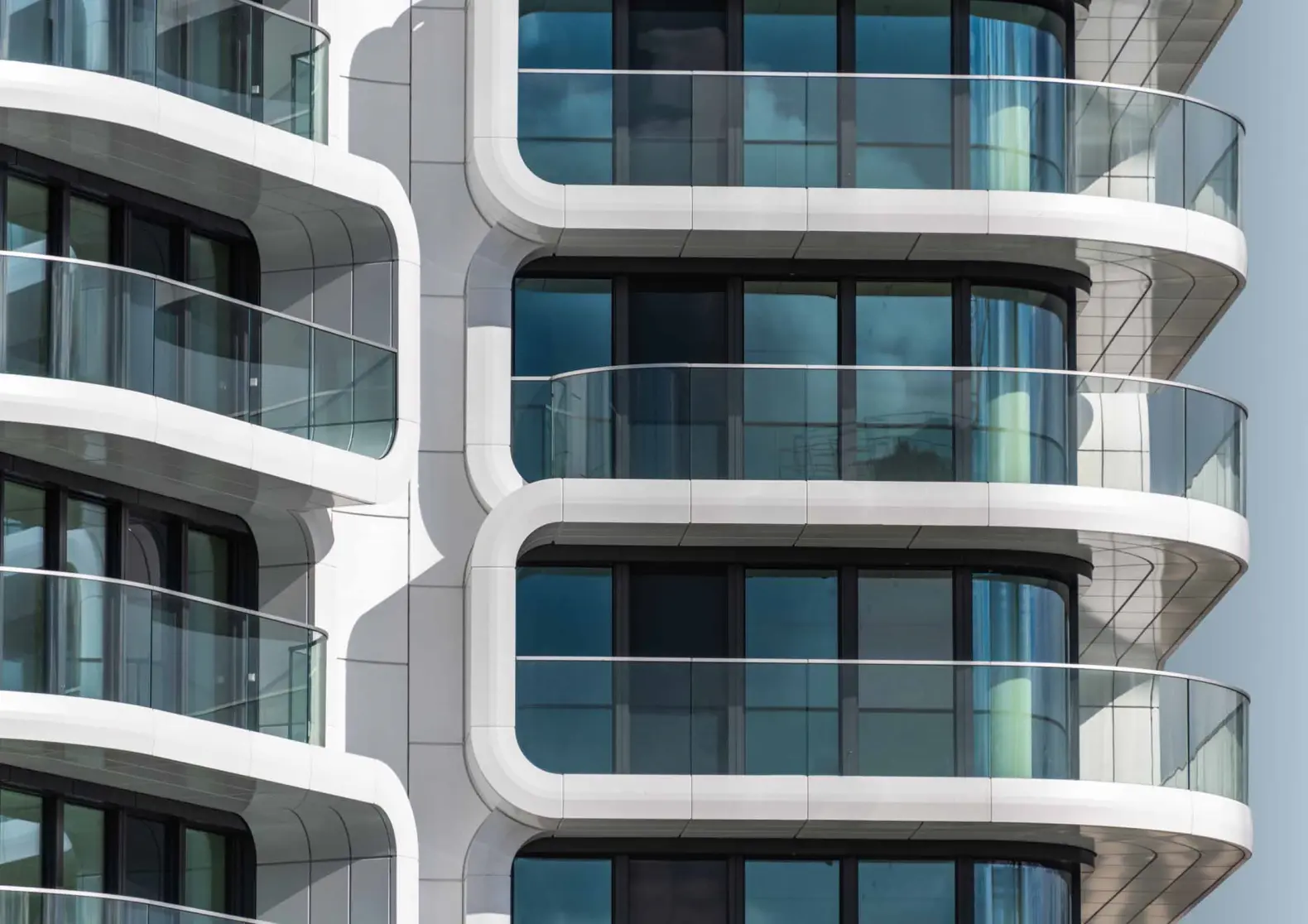 grand-tower-2-desktop